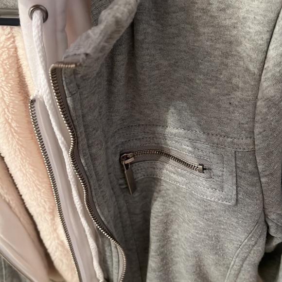 NEVER WORN grey shearling hoodie lined jacket - Picture 4 of 4